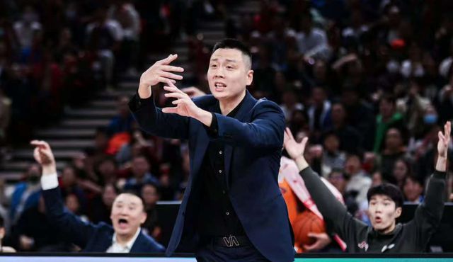 力击败天津王哲林确定出战央视直播冰球突破网站上海男篮拒绝输球！全(图3)